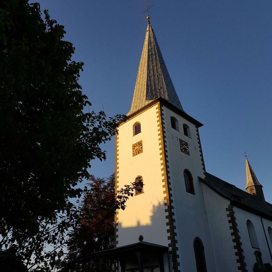 Freundliche Unterkunft Sauerland Meschede Luaran gambar